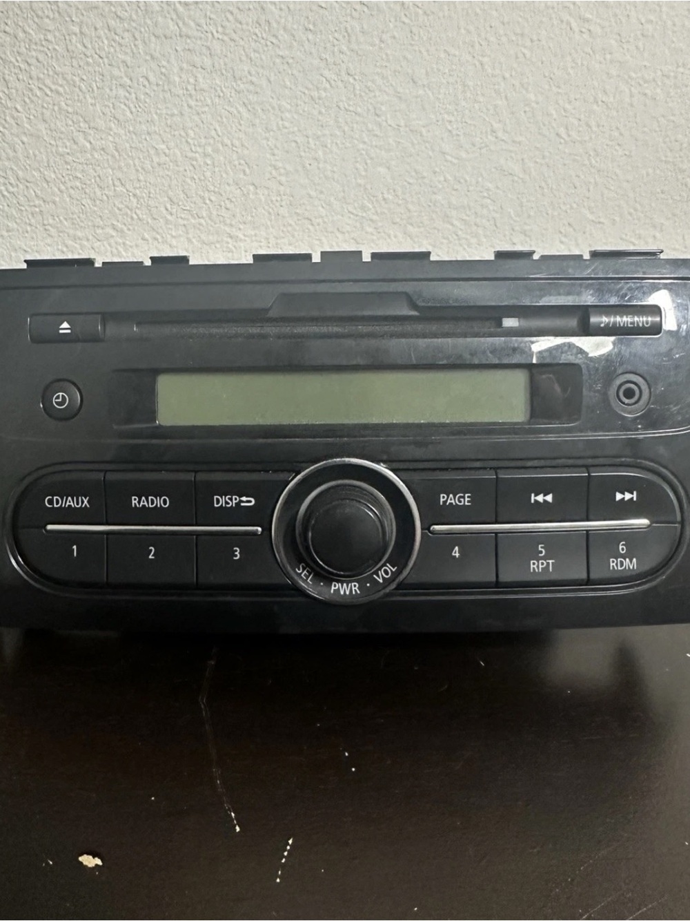 OEM Mitsubishi Electric AM/FM CD player radio With Mounting Brackets CD/AUX